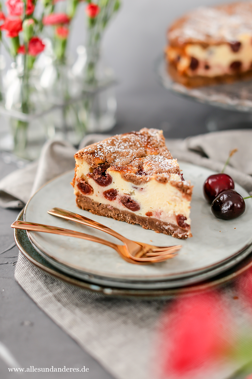 Sommerlicher Kirsch-Quark-Kuchen mit Schokotupfen | Alles und Anderes