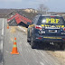CONFIRA: Veículo de carga tomba no acostamento da BR-230, em Santa Luzia