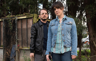 Elijah Wood and Melanie Lynskey in I Don't Feel at Home In This World Anymore (3)