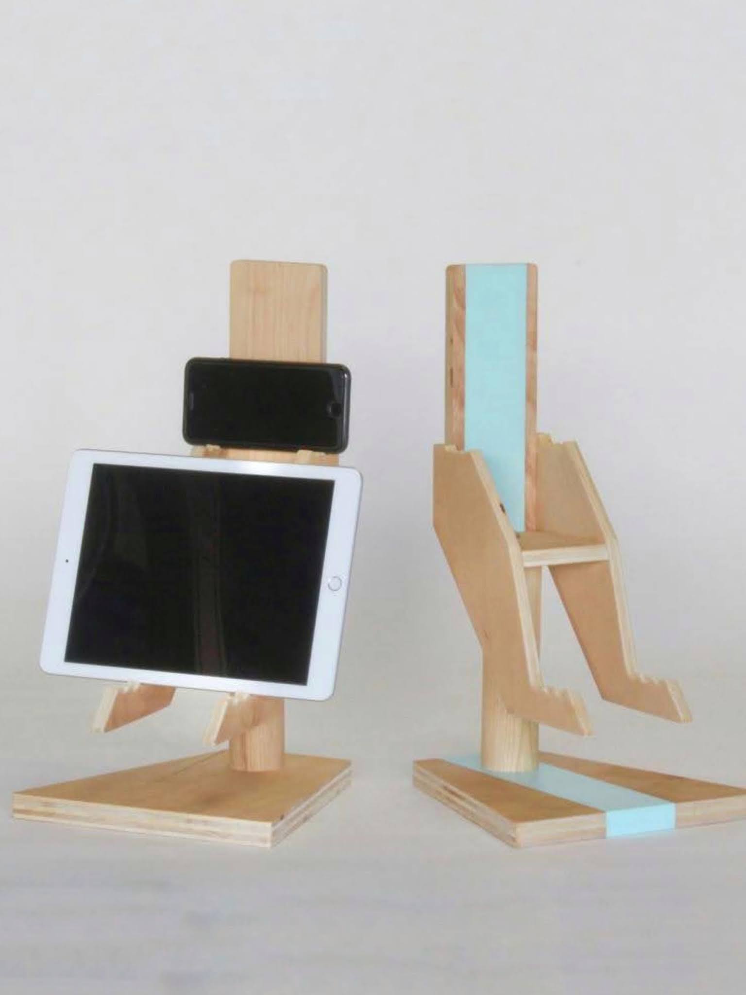 Zoom Wood Device Stand