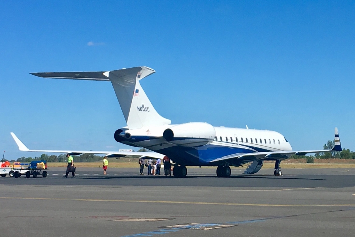 Central Queensland Plane Spotting Bombardier Global 6000 Bizjet N60XC Calls into Emerald Airport
