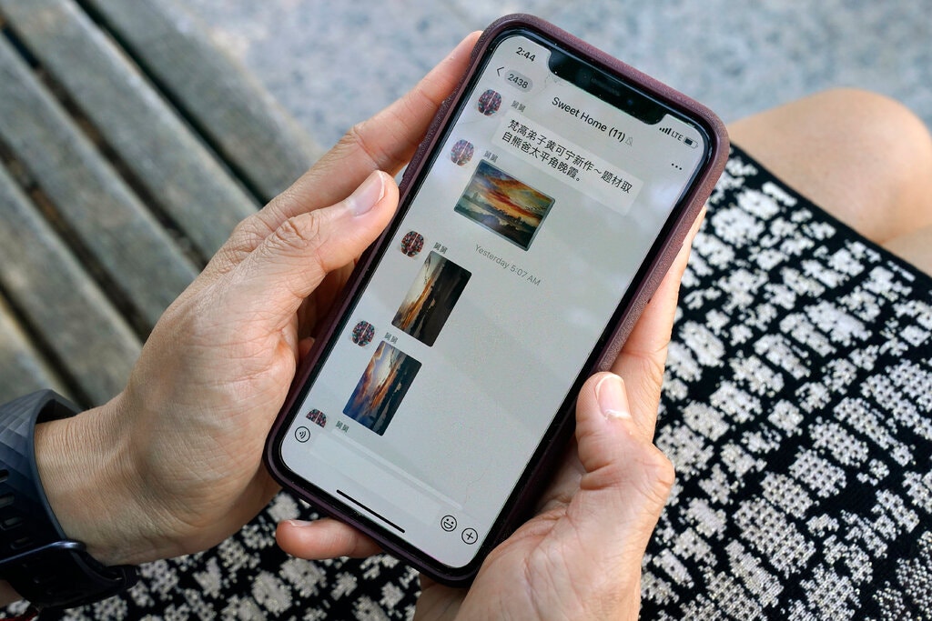 A WeChat ban would cut dead millions of conversations