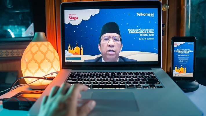 Telkomsel Salurkan 906 Ekor Hewan Kurban hingga Pelosok Negeri