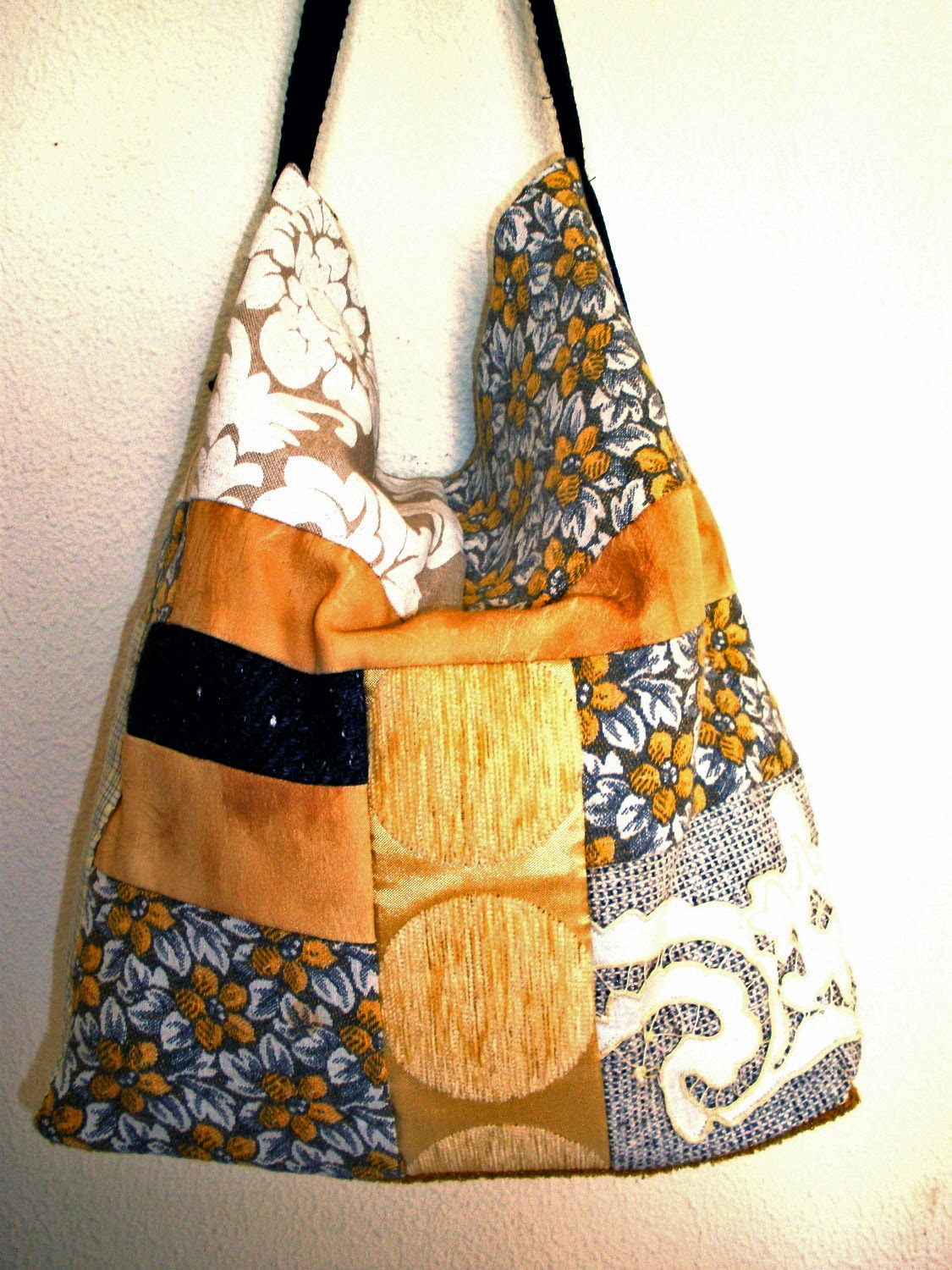 Ada's country life: Winter bag from recycled grey/yellow materials