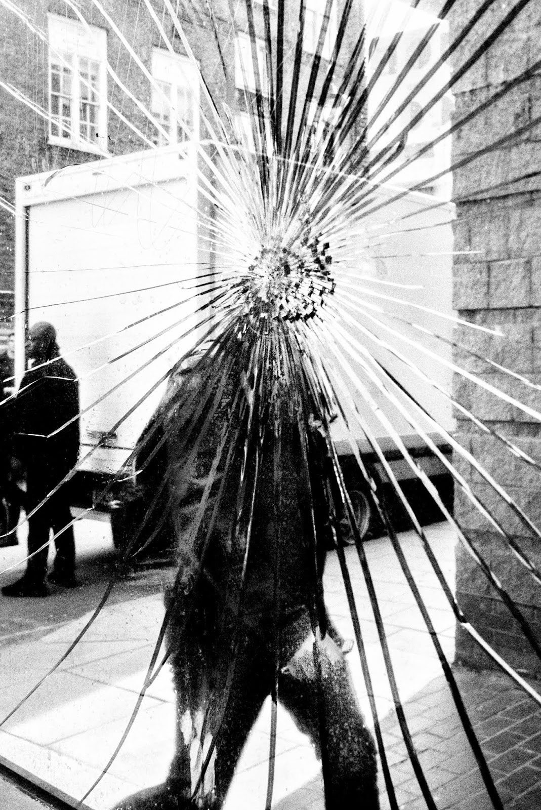 7 tips for black & white street photography with Alan Schaller