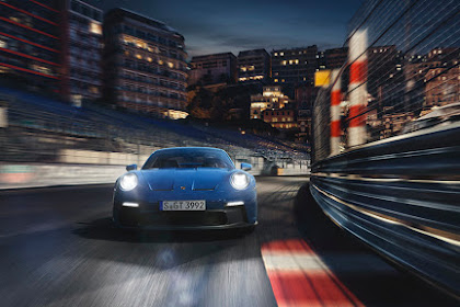 2022 Porsche 911 GT3 Review, Specs, Price
