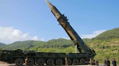 Η Βόρεια Κορέα χρησιμοποίησε... κινεζικό φορτηγό για την εκτόξευση του διηπειρωτικού πυραύλου  