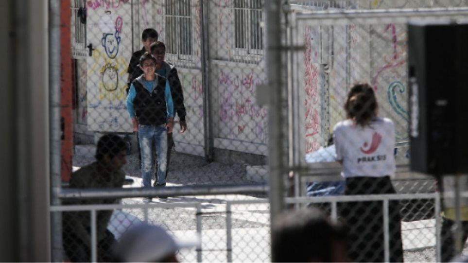 Μετακινούνται 1.000 «πρόσφυγες» από τα νησιά έως τη Δευτέρα προς την ενδοχώρα Μετακινούνται 1.000 «πρόσφυγες» από τα νησιά έως τη Δευτέρα προς την ενδοχώρα