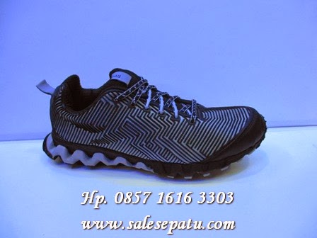 sepatu running reebok