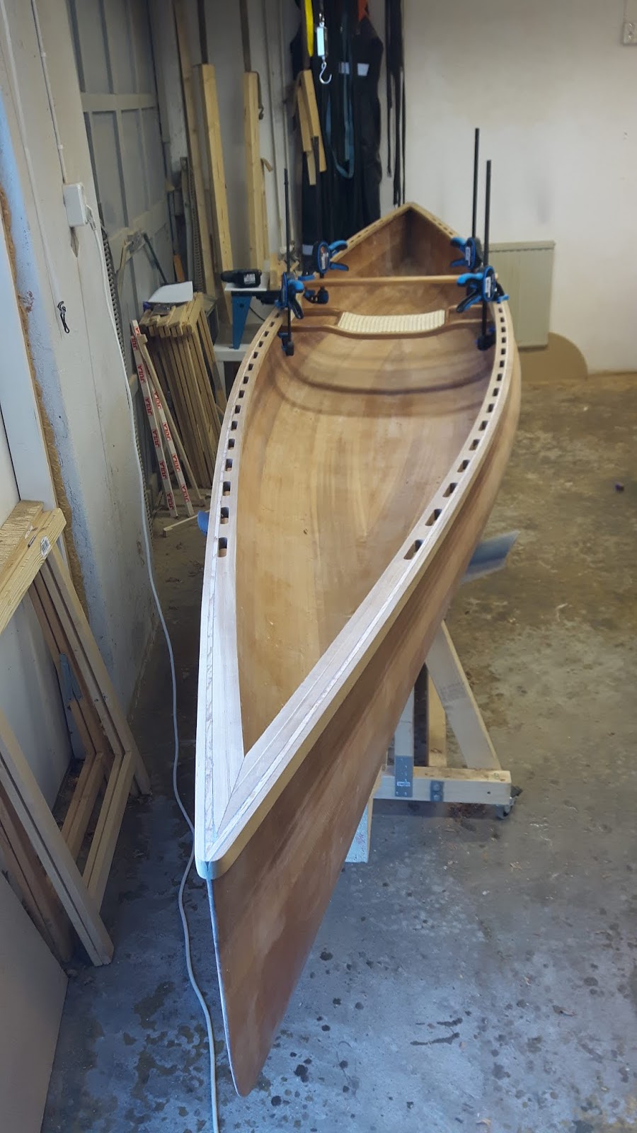 Lod is building an Ashes Solo Day singel canoe Preparing for seat and