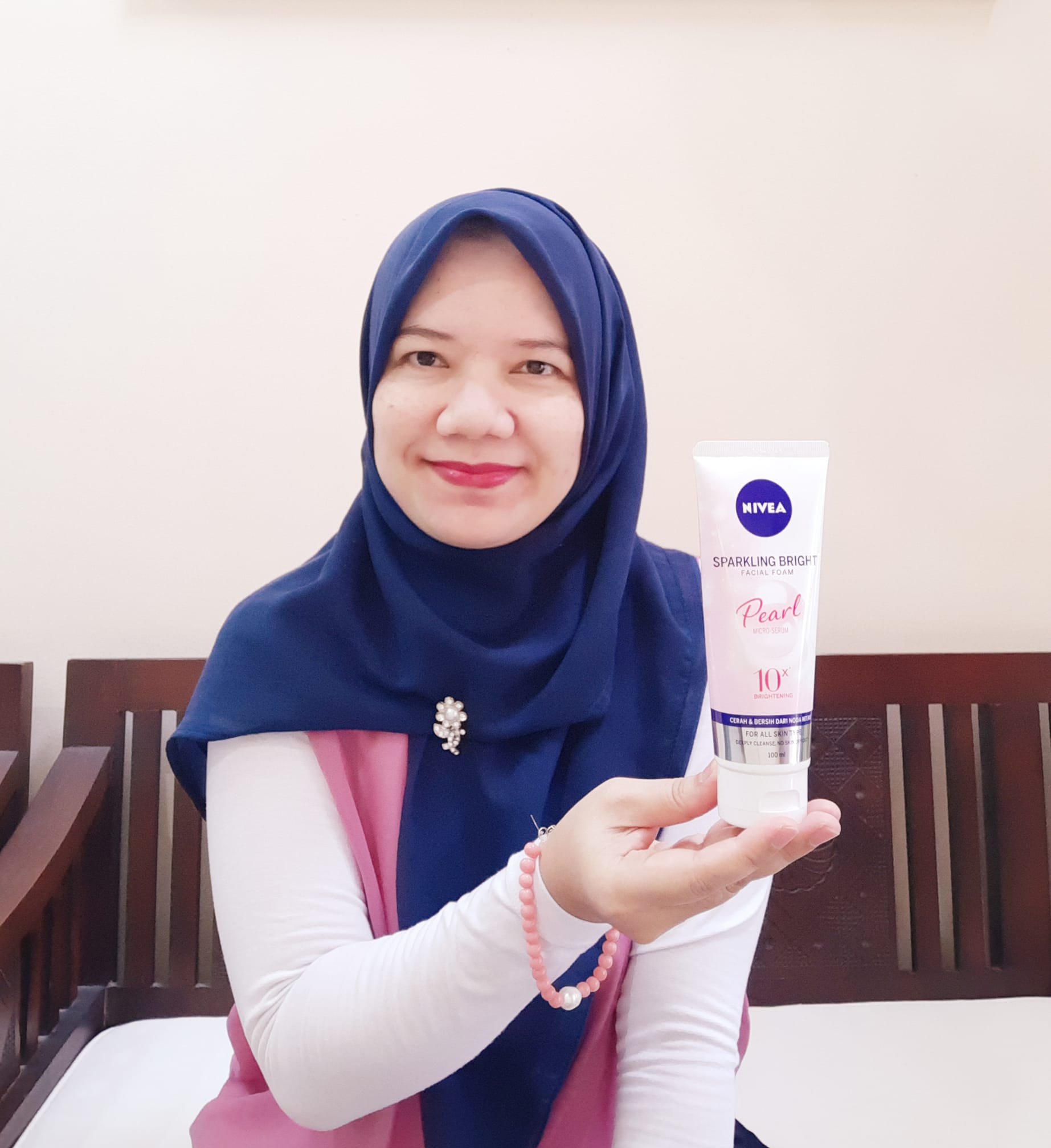 review tips membersihkan wajah agar glowing bagai mutiara dengan nivea sparkling bright facial foam nurul sufitri