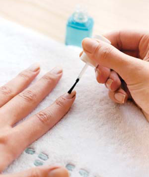 ACRYLIC NAILS: Applying Nail Polish - ACRYLIC NAILS