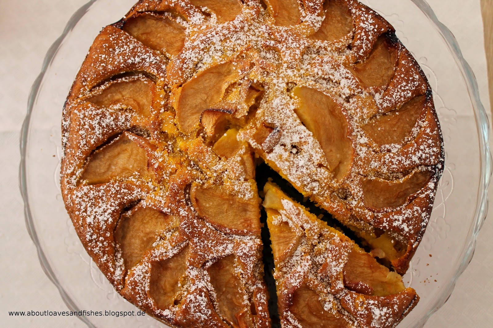 About Loaves and Fishes: Herbstlicher Apfel - Kürbiskuchen