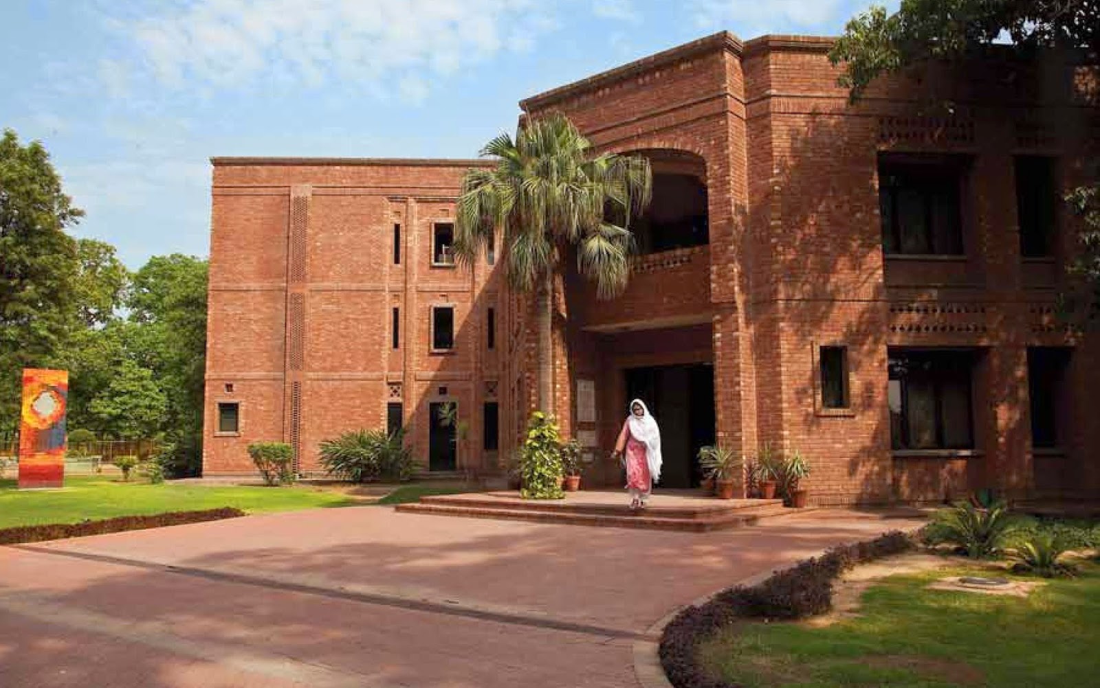 educational-blog-life-at-kinnaird-college-for-women-lahore