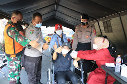 Polres Tuban Gelar Vaksinasi Massal,  Gandeng Tokoh Agama dan Cung Nduk Tuban Sebagai Duta Vaksin