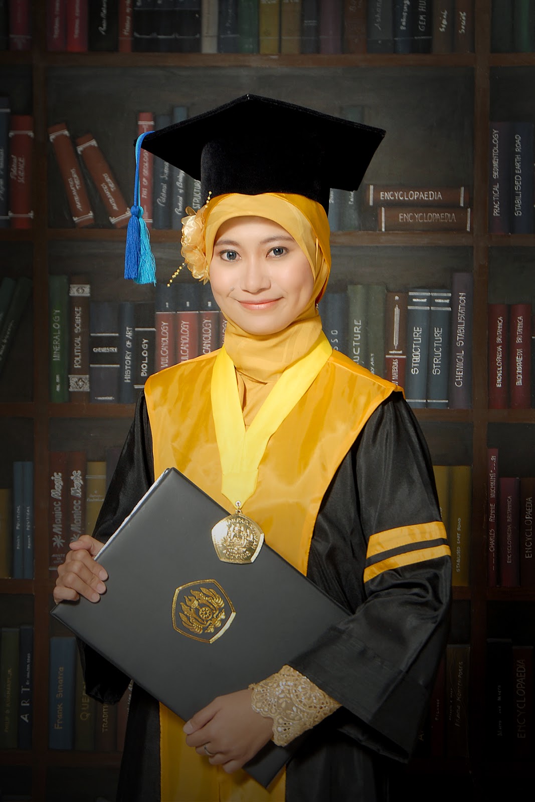 Contoh Foto Wisuda Smp - IMAGESEE