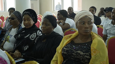 5 Exclusive Photos: tears, Tears and more tears as Moji Olaiya is finally laid to rest in Lagos today