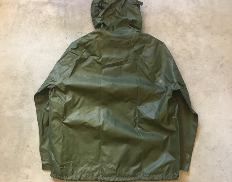 Webbingbabel: US Army Parka and Trousers Wet Weather / Items