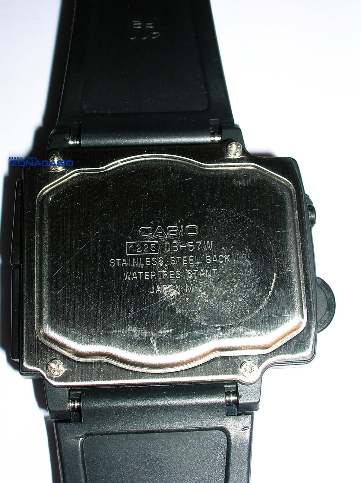 Zona Casio: Casio DB-57W, uno de los más completos e impresionantes DataBank jamás fabricados