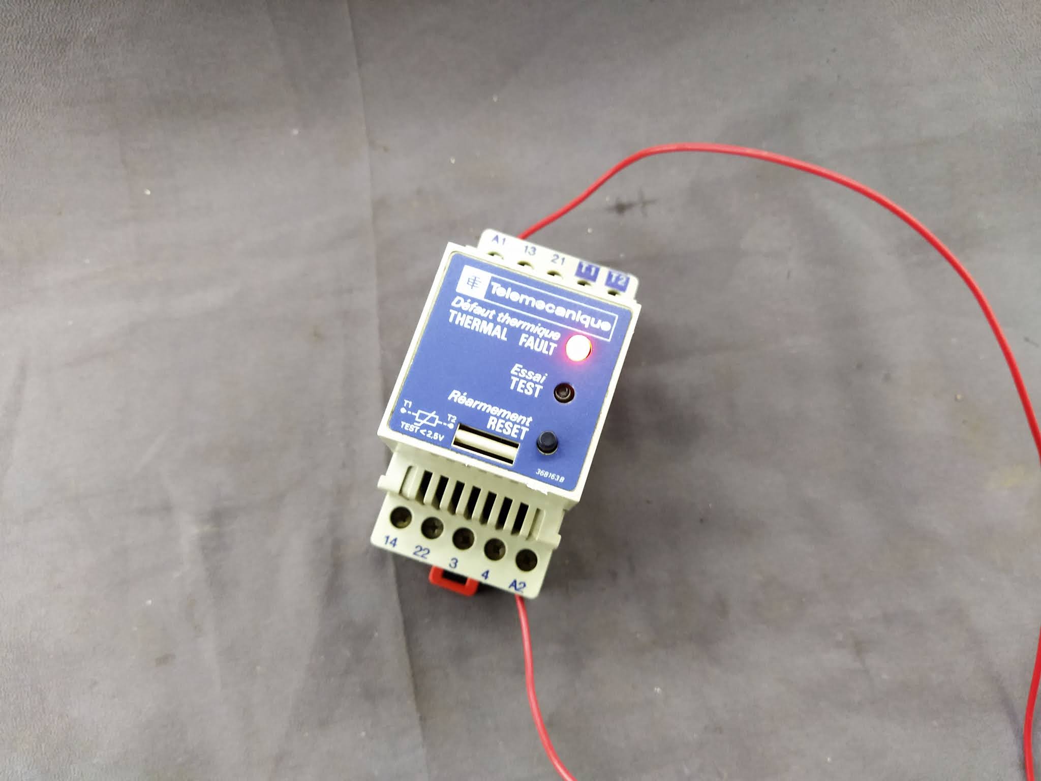 TELEMECANIQUE LT2SP00M THERMAL TRIO RELAY 220240V AC TELEMECANIQUE LT2SP00M THERMAL TRIO RELAY 220240V AC