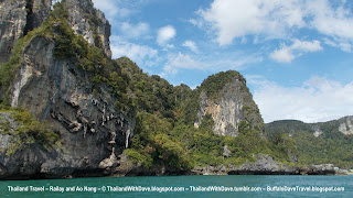Longtail boat ride from Ao Nang to Railay - beautiful cliffs