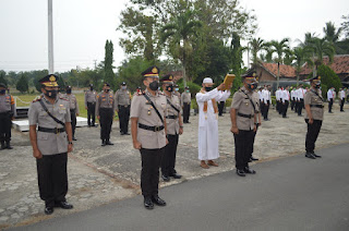 ab74d173 453c 4fe5 ab13 edb98e6b1431 Polres Tulang Bawang Gelar Upacara Sertijab Dua Kasat dan Satu Kapolsek