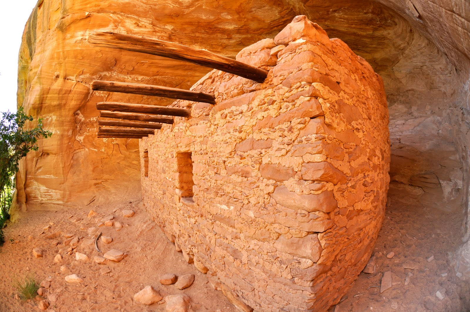 FRUITYMOODY The Dollhouse Ruin Cedar Mesa, Utah (I love UT)