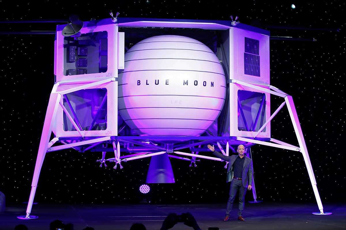 Jeff Bezos Unveils "Blue Moon", A Lunar Spacecraft to Take Humans to