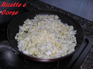 spaghetti con broccolo bianco e semi di zucca (spaghetti verrigni)