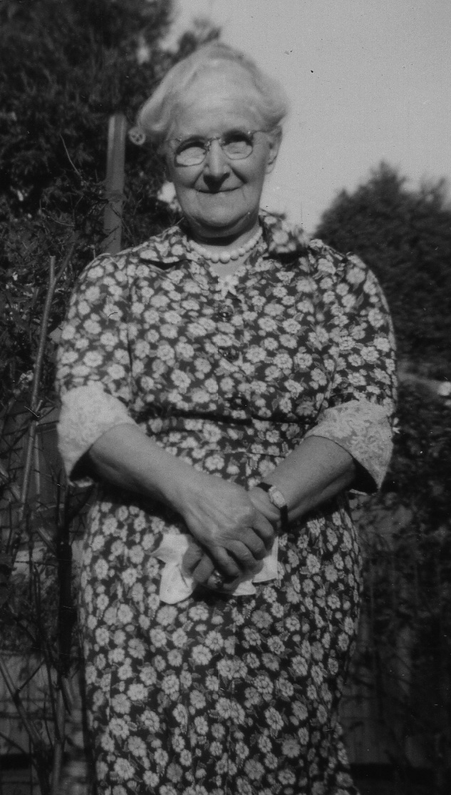 Trowbridge & Turner Genealogy: Olive Eleanor Turner