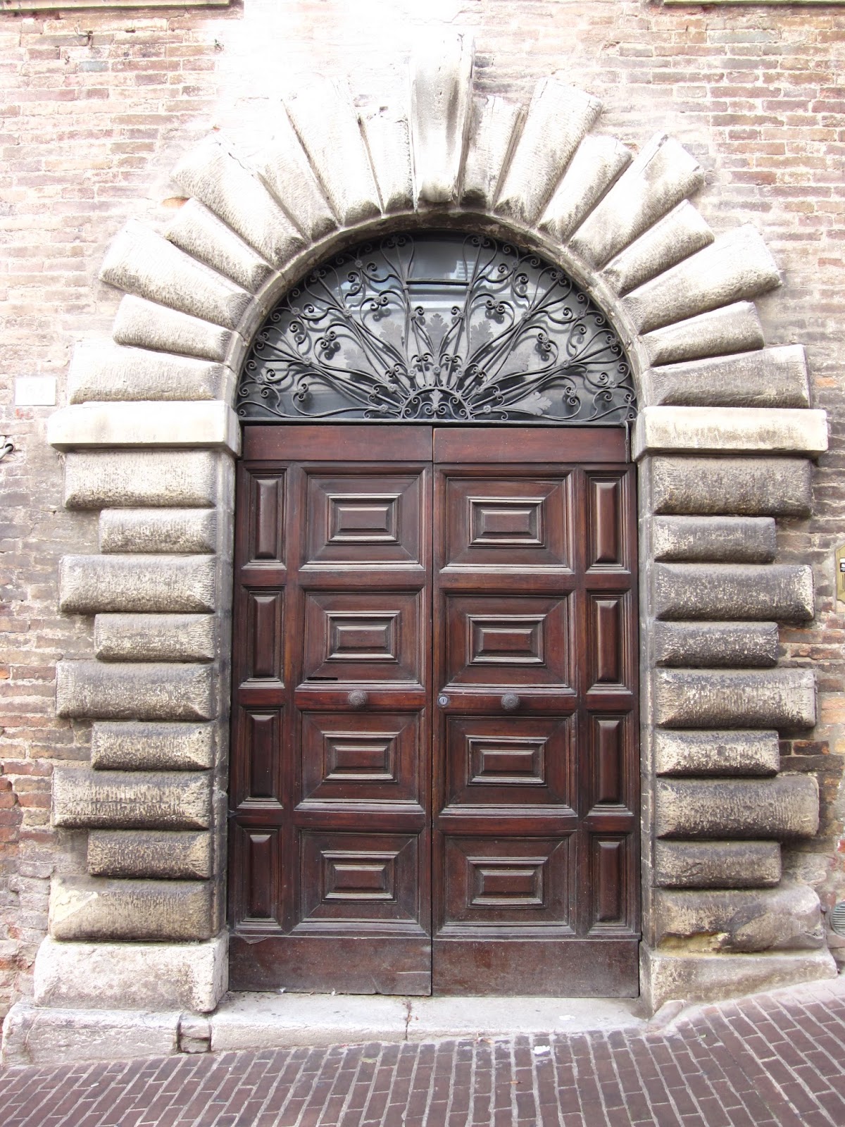 Flora Et Casa: Türen in Italien