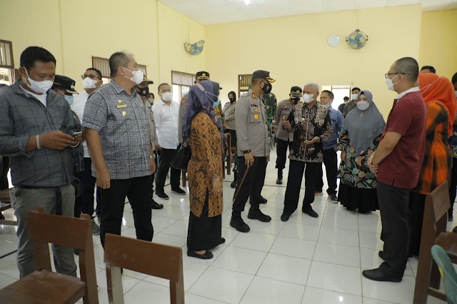Pemkab Asahan Melaksanakan Vaksinasi Dosis Kedua di Desa Perkebunan Banar Selamat Pemkab Asahan Melaksanakan Vaksinasi Dosis Kedua di Desa Perkebunan Banar Selamat