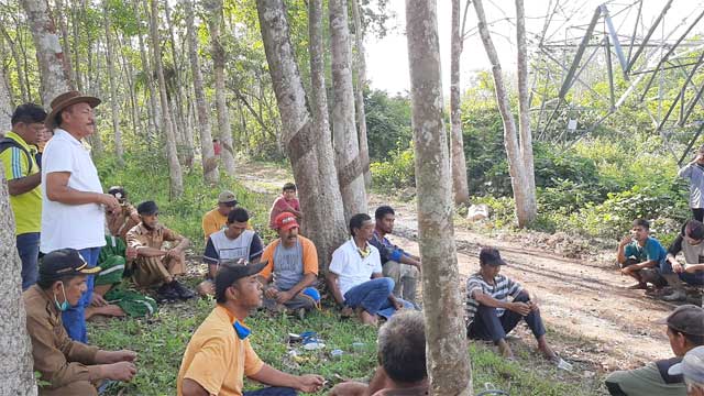 Dihadiri Wakil Bupati, Warga Lubuak Jantan Rehab Jalan Pertanian dengan Swadaya