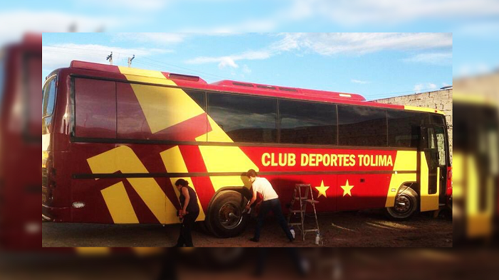 En Este Bus Viajaran Las Ilusiones Del Deportes Tolima En La Temporada Del 2019