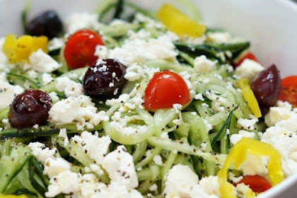 SPIRALIZED GREEK SALAD