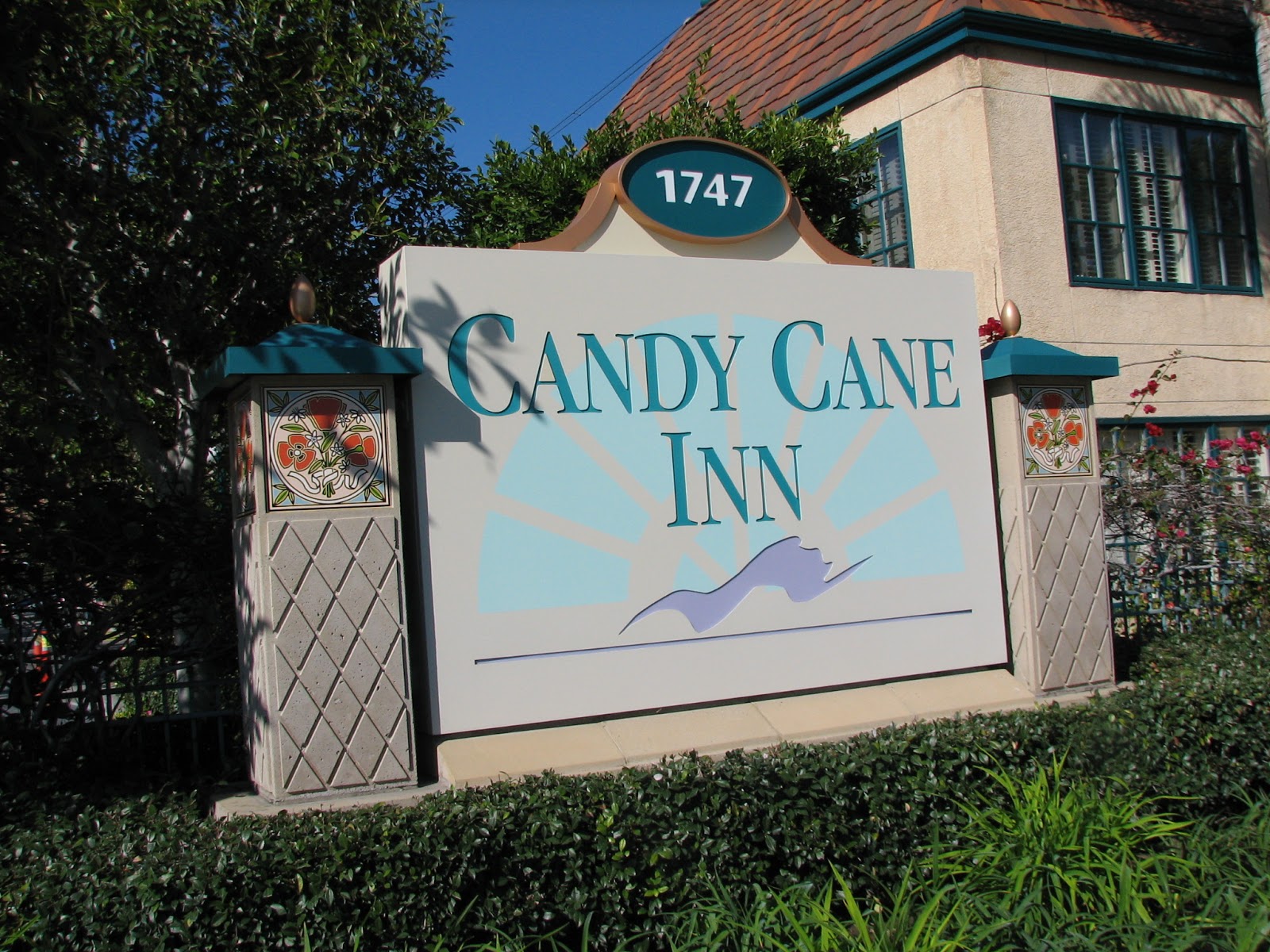 Sporktastic Travel The Candy Cane Inn