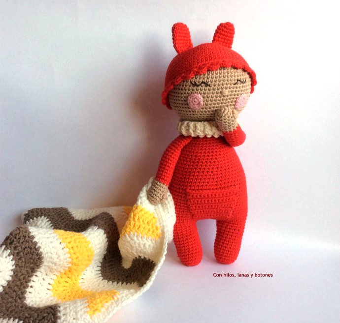 Con hilos, lanas y botones: Cuquito amigurumi (Cucapuntoes)