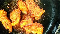 Lightly crisp roasted chicken on tawa for chicken tikka kebab