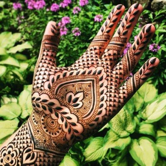 12 Best Jaali Mehndi Designs to try this Eid | Bling Sparkle