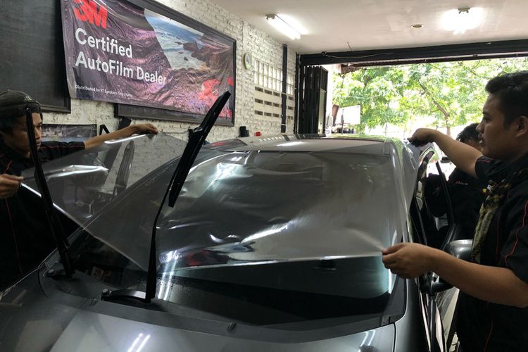 Jasa Pasang Kaca Film Mobil Grand Max Jakarta Utara