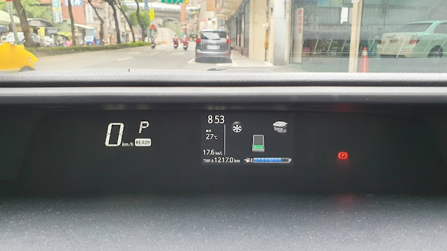 iRent共享汽車Toyota Priusc座艙儀表板