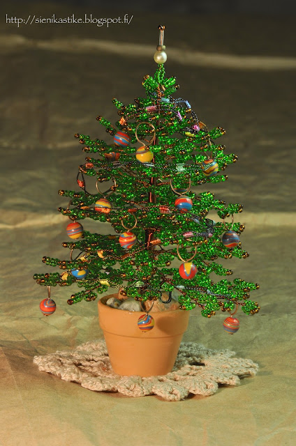 new year bead tree, christmas tree, helmipuu, joulukuusi helmeistä, kuusi