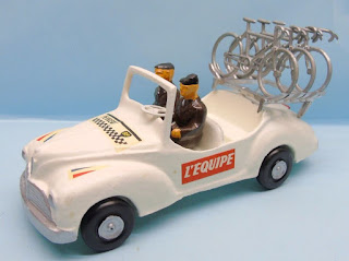 voiture miniature vélos
