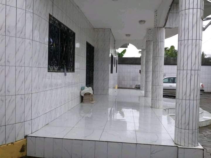 HOUSE FOR SALE IN DOUALA