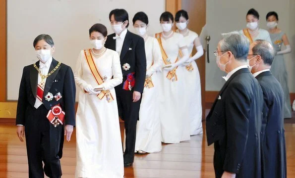 Meiji Scroll Tiara, diamond riveres, diamond earrings, chrysanthemum brooch. Princess Aiko, Crown Princess Kiko, Princess Mako, Princess Kako