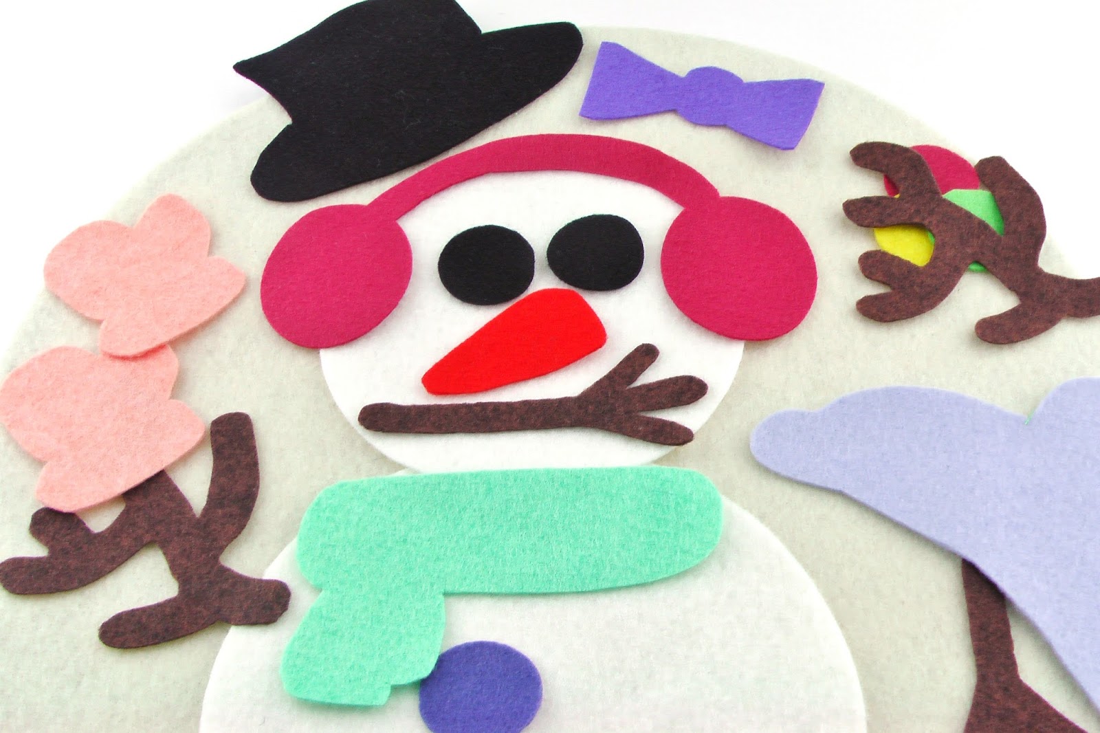 Flannel Board Fun: Build a Snowman
