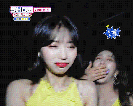 러블리즈 수정이가 삐졌을때.gif | 인스티즈