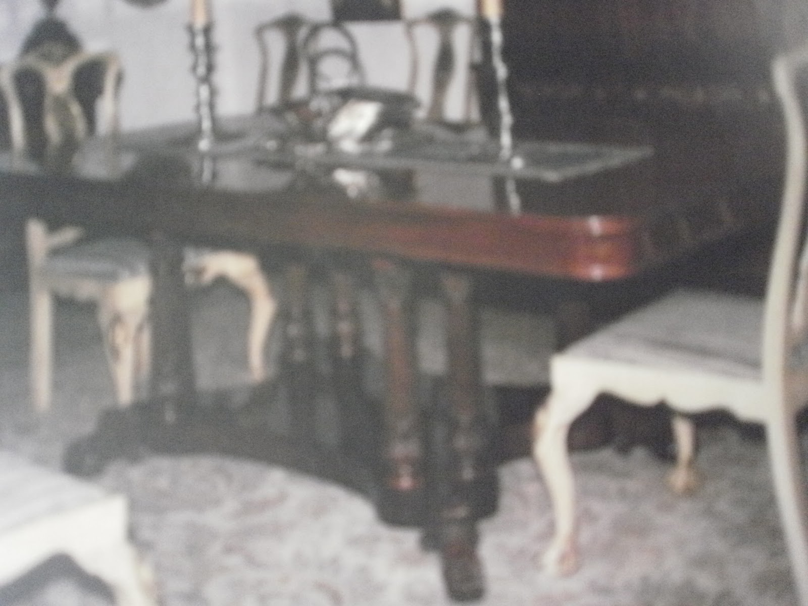 Miguel Domínguez Jiménez. Ebanistería y Restauración: Mesas de comedor