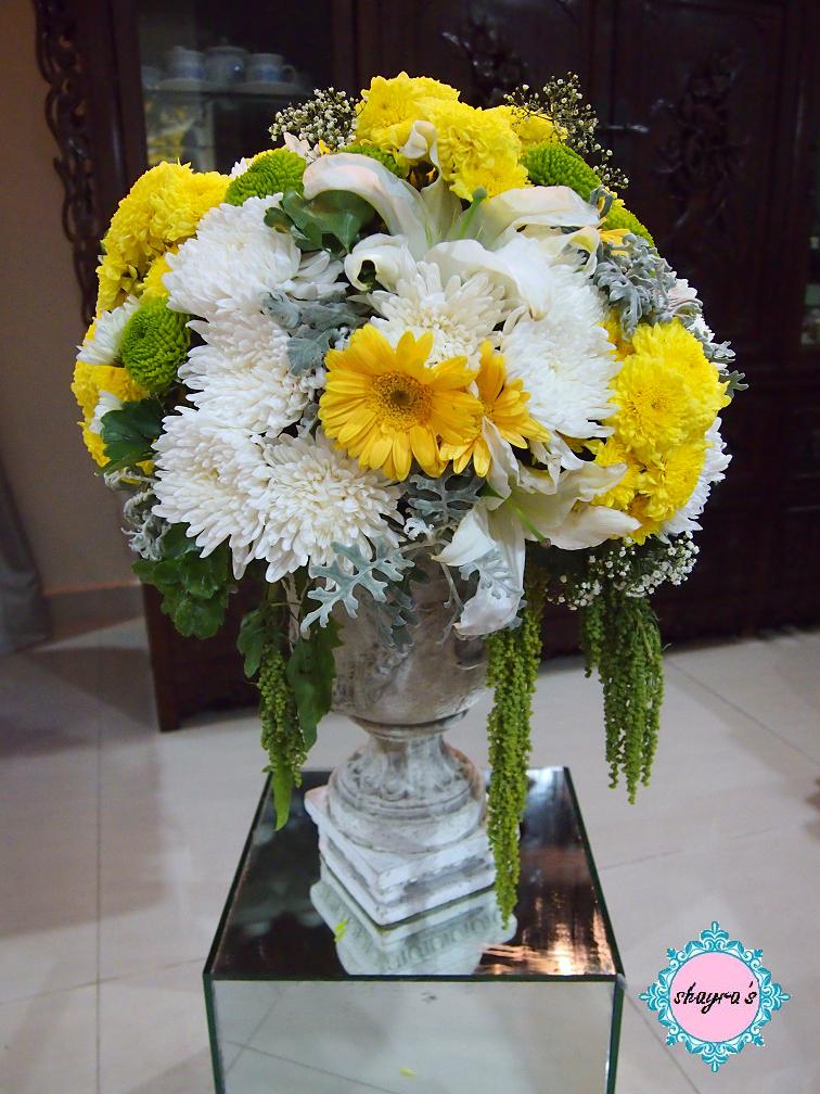 Flora by Shayra Yellow Green Large Flower Arrangements
