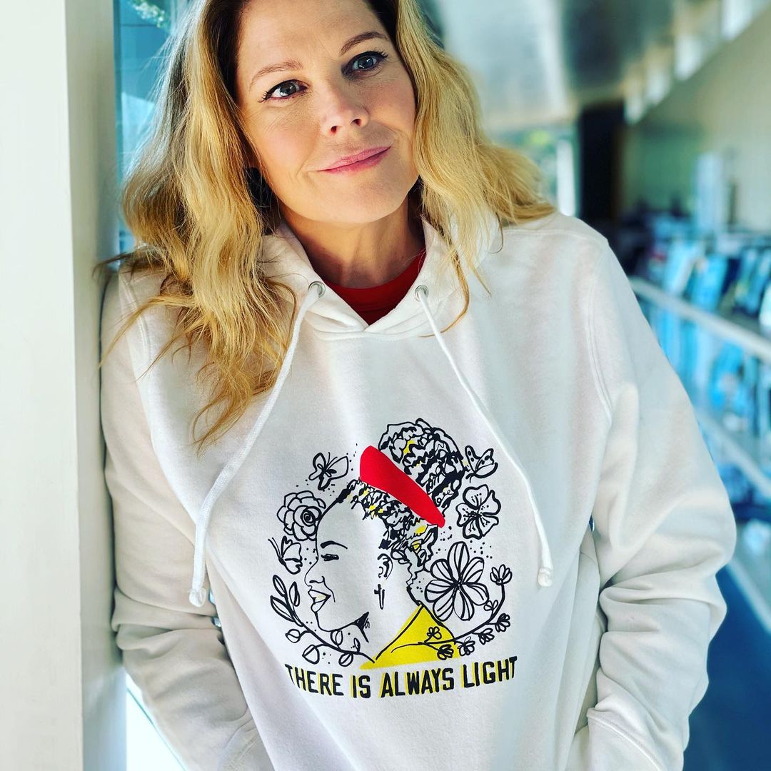 The Definitive Mary Mccormack Biography Everything You Need To Know - ikfv2z9